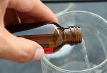 Как подкормить комнатные цветы нашатырным спиртом? 198